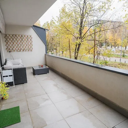 Park With Large Patio & Nature Therapy
