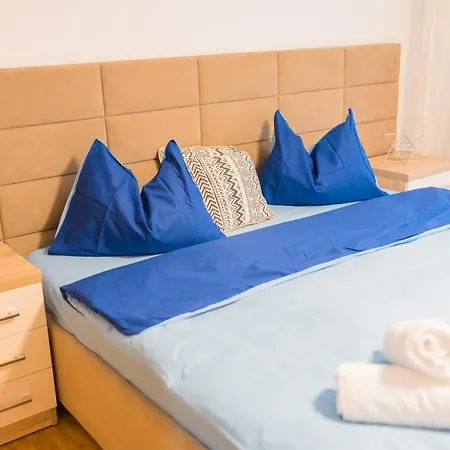 Park With Large Patio & Nature Therapy Apartment Bucharest
