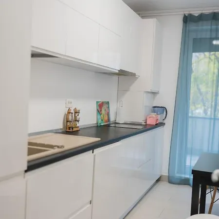Apartment Park With Large Patio & Nature Therapy