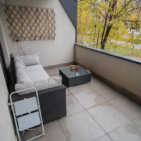 Park With Large Patio & Nature Therapy *