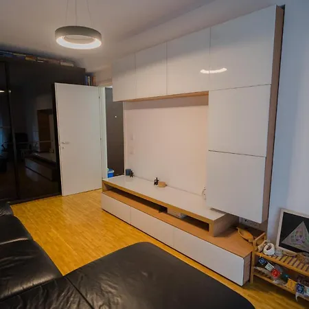 Apartment Park With Large Patio & Nature Therapy Bucharest